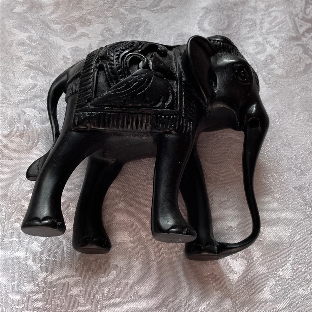 Intricately Black Marble Carved Elephant Figurine.  6x6x3” - Picture 6 of 8